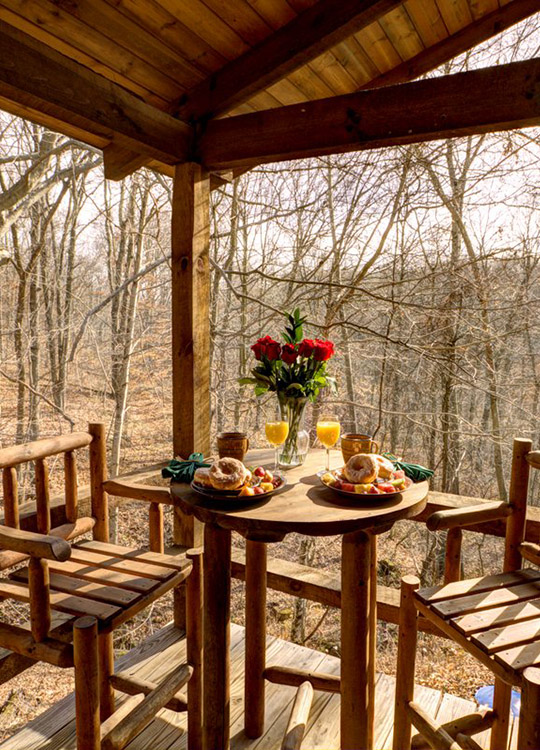 Eagle's Nest Cabin in Hocking Hills at Getaway Cabins® Pets Welcome